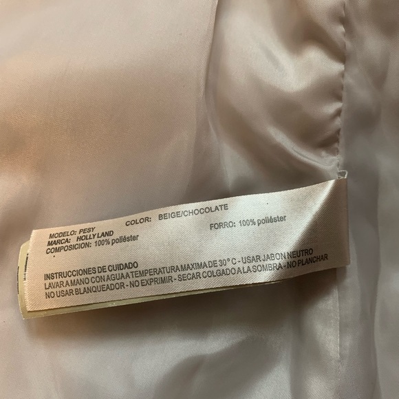 Hollyland Women's Quilted Vest with Black Accents size M - Picture 7 of 7